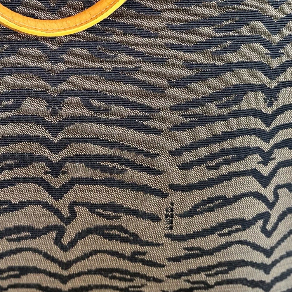 Rare Fendi shopper Tote with FF Gold Handles - Picture 3 of 16
